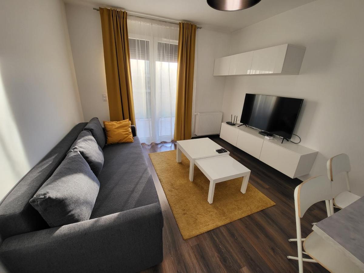 Sdp Marina Apartment Boedapest Buitenkant foto